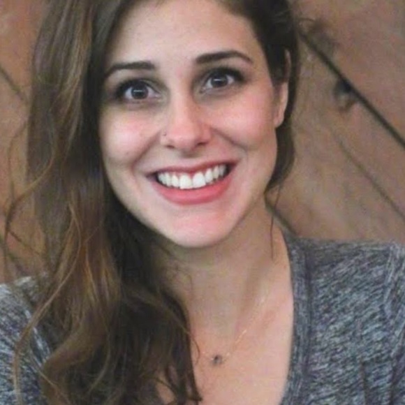 Meet your Posher, Emily - Picture 1 of 1
